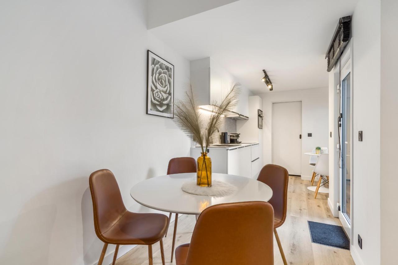 헨트 Cosy, Furnished & Renovated Flat With Outside Lounge 아파트 외부 사진