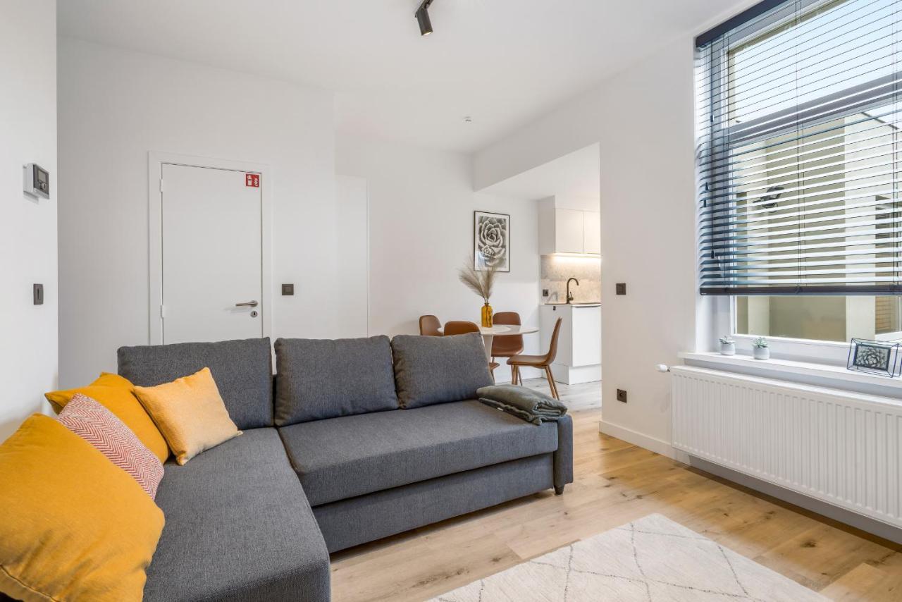 헨트 Cosy, Furnished & Renovated Flat With Outside Lounge 아파트 외부 사진