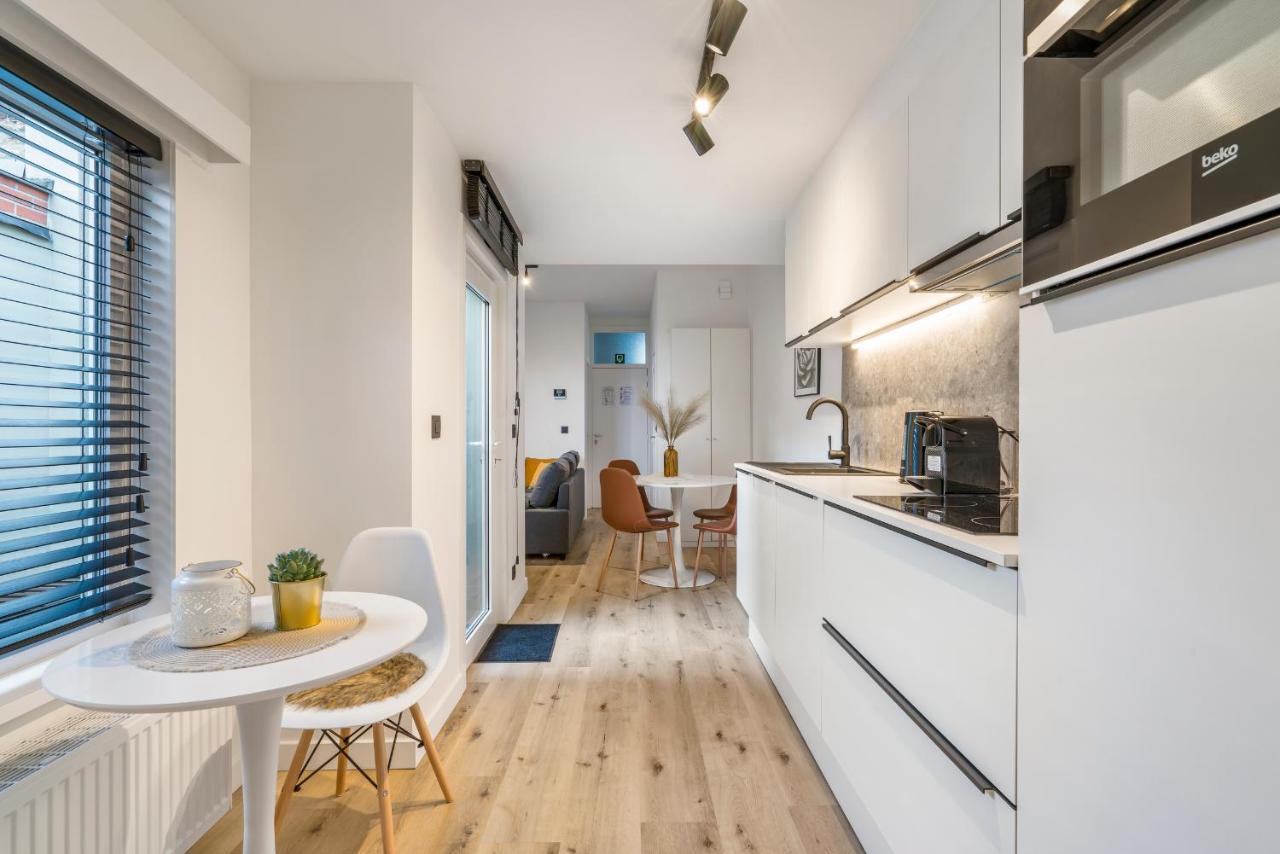 헨트 Cosy, Furnished & Renovated Flat With Outside Lounge 아파트 외부 사진