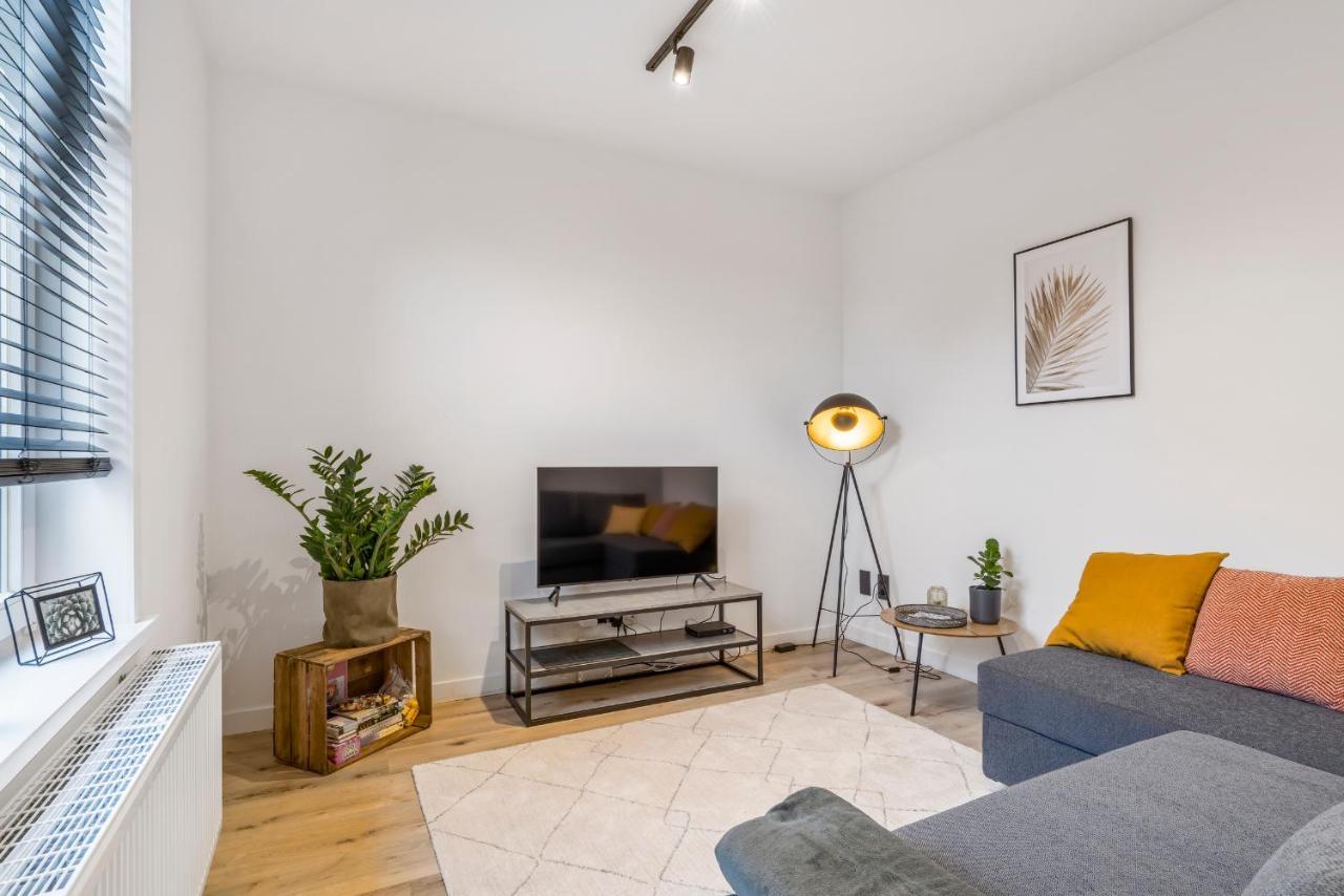 헨트 Cosy, Furnished & Renovated Flat With Outside Lounge 아파트 외부 사진